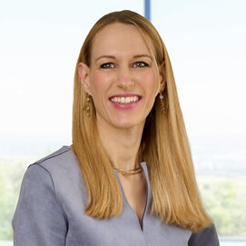 Dr. med. Franziska van Hall (Ärztliche Direktorin)